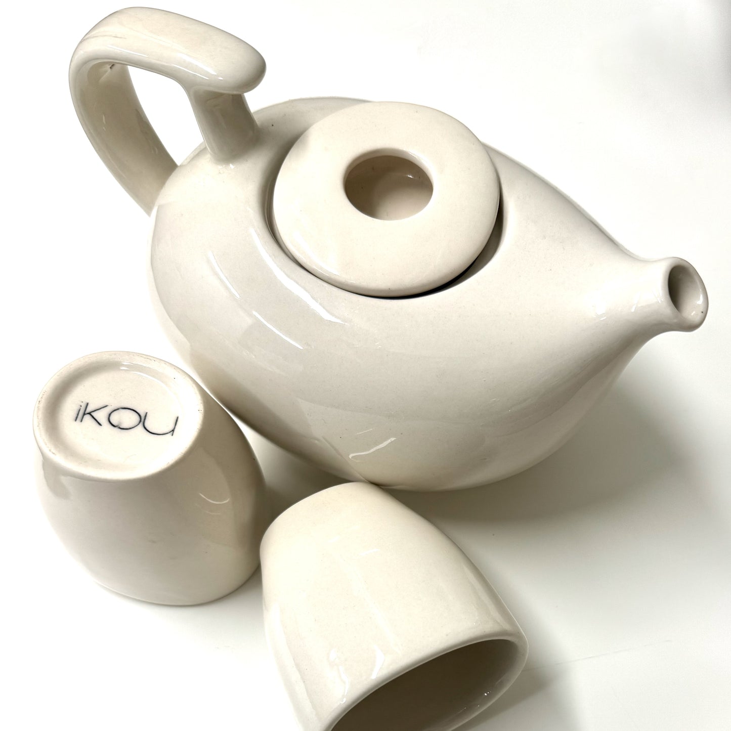 Ikou Teapot & Cups